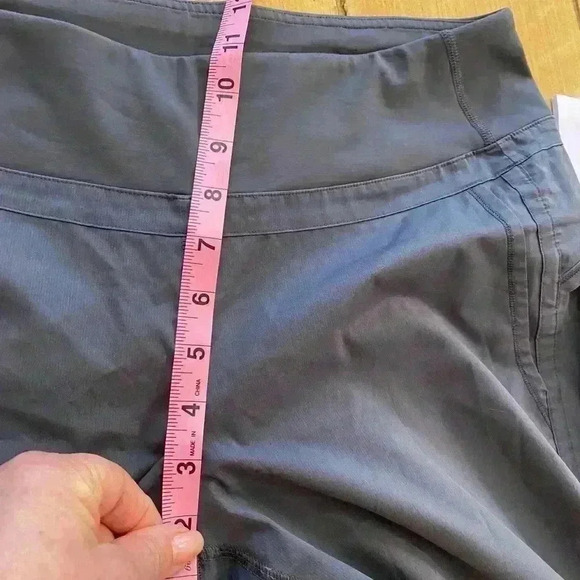 Lululemon baggy crop pants size 8 - Picture 8 of 14